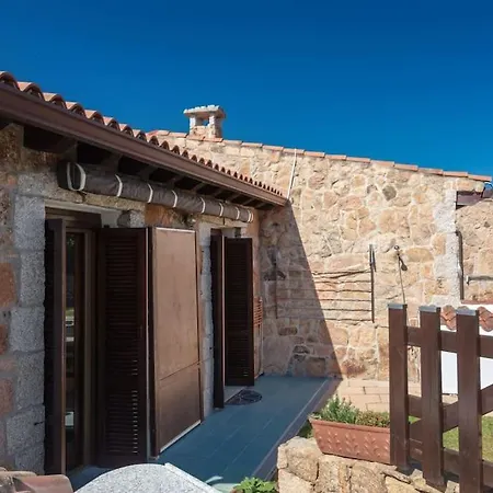 Villetta Nibbaru -natura E Piscina Condivisa- Holiday home