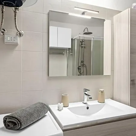 Holiday home Villetta Nibbaru -natura E Piscina Condivisa-
